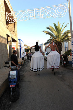 TRAMPOLIERI A LINOSA in Sicilia tutti i momenti dello spettacolo. Fotografie di Giulio Azzarello &copy;2014.