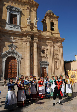 GRUPPO FOLK SICILIANO a Marsala. Fotografie di Giulio Azzarello &copy;2014.