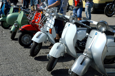 VESPE raduno storico a Palermo panoramiche e particolari. Fotografie di Giulio Azzarello &copy;2014.