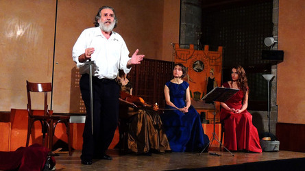 CARLO MAGNO spettacolo epico di e con Mimmo Cuticchio. Fotografie di Giulio Azzarello &copy;2014.