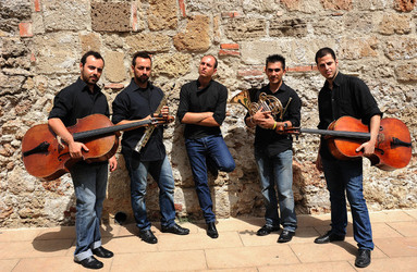 GIACOMO CUTICCHIO e il suo ensemble musicale. Fotografie di Giulio Azzarello &copy;2014.