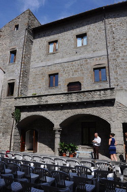 VITERBO e il suo centro storico. Fotografie di Giulio Azzarello &copy;2014.