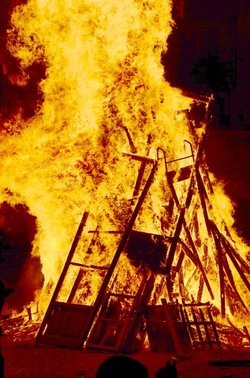 LA VAMPA DI SAN GIUSEPPE a Palermo. Fotografie di Giulio Azzarello ©2018. LA VAMPA DI SAN GIUSEPPE a Palermo. Fotografie di Giulio Azzarello ©2018.