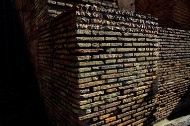 COLOSSEO Roma. Fotografie di Giulio Azzarello ©2020. COLOSSEO Roma. Fotografie di Giulio Azzarello ©2020.