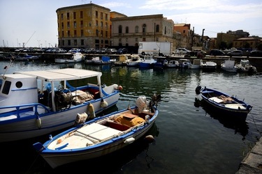 BARCHE da PESCA fotografie di Giulio Azzarello &copy;2019.