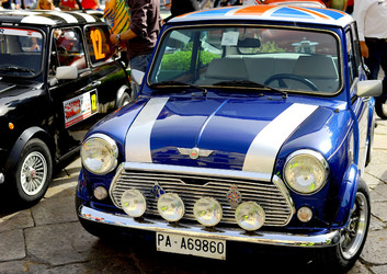 RADUNO di auto classiche MiniCooper. Fotografie di Giulio Azzarello &copy;2016.