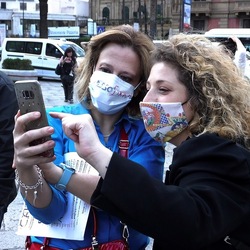 TEATRANTI che manifestano. Fotografie di Giulio Azzarello ©2020. TEATRANTI che manifestano. Fotografie di Giulio Azzarello ©2020.