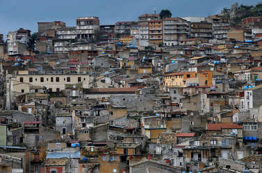 FAVARA in provincia di Agrigento. Fotografie di Giulio Azzarello 2014.