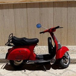 VESPA. Fotografie di Giulio Azzarello &copy;2022.