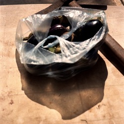 STILL LIFE ASSURDI fotografie di Giulio Azzarello ©2021. STILL LIFE ASSURDI fotografie di Giulio Azzarello ©2021.