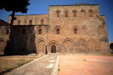 CHIESA E CHIOSTRO DELLA MAGIONE a Palermo panoramiche e particolari. Fotografie di Giulio Azzarello ©2014. CHIESA E CHIOSTRO DELLA MAGIONE a Palermo panoramiche e particolari. Fotografie di Giulio Azzarello ©2014.