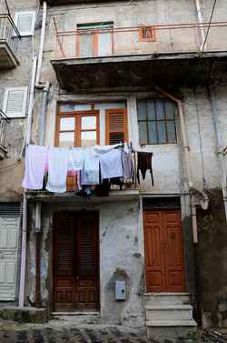 FAVARA in provincia di Agrigento. Fotografie di Giulio Azzarello 2014.