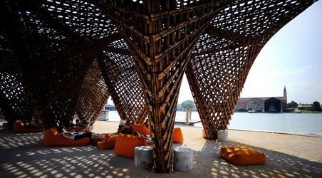 STRUTTURA di LEGNO BIENNALE di ARCHITETTURA di VENEZIA. Foto di G.Azzarello ©2018. STRUTTURA di LEGNO BIENNALE di ARCHITETTURA di VENEZIA. Foto di G.Azzarello ©2018.