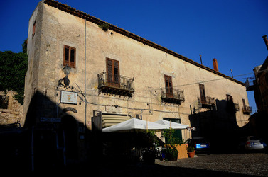 POLIZZI GENEROSA in Sicilia. Fotografie di Giulio Azzarello ©2014. POLIZZI GENEROSA in Sicilia. Fotografie di Giulio Azzarello ©2014.