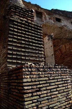 COLOSSEO Roma. Fotografie di Giulio Azzarello ©2020. COLOSSEO Roma. Fotografie di Giulio Azzarello ©2020.