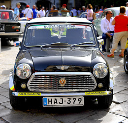 RADUNO di auto classiche MiniCooper. Fotografie di Giulio Azzarello &copy;2016.