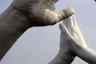 LE MANI DI LORENZO QUENN Biennale di Venezia. Fotografie di Giulio Azzarello &copy;2020.