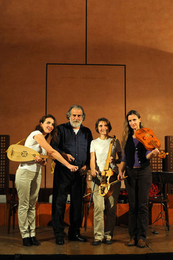 CARLO MAGNO spettacolo epico di e con Mimmo Cuticchio. Fotografie di Giulio Azzarello &copy;2014.