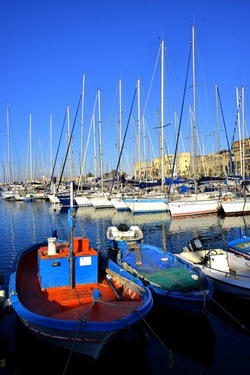 BARCHE da PESCA fotografie di Giulio Azzarello ©2019. BARCHE da PESCA fotografie di Giulio Azzarello ©2019.