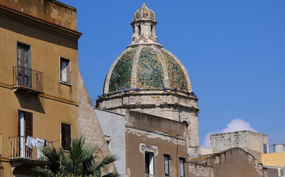 TRAPANI il centro storico il porto il mare la colombaia. Fotografie di Giulio Azzarello ©2014. TRAPANI il centro storico il porto il mare la colombaia. Fotografie di Giulio Azzarello ©2014.