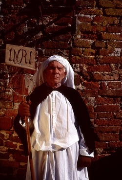 LA CERCA processione religiosa. Fotografie di Giulio Azzarello &copy;1996 2021.