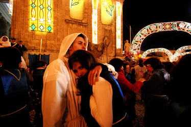 PROCESSIONE RELIGIOSA in Sicilia. Fotografie di Giulio Azzarello &copy;2014.