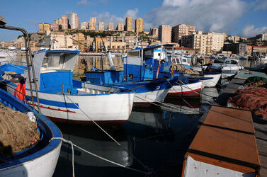 PORTO EMPEDOCLE in Sicilia. Fotografie di Giulio Azzarello &copy;2014.