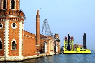 BIENNALE DI VENEZIA Arti Contemporanee Arsenale. Fotografie di Giulio Azzarello &copy;2020.