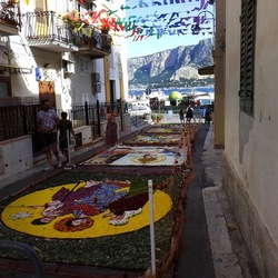 MONDELLO. Fotografie di Giulio Azzarello &copy;2022.