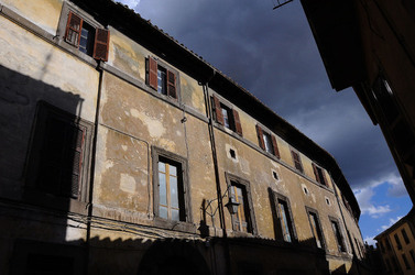 VITERBO e il suo centro storico. Fotografie di Giulio Azzarello &copy;2014.