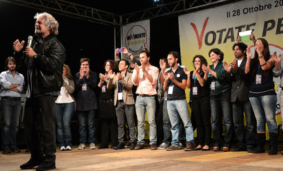 I COMIZI di BEPPE GRILLO in Sicilia a Palermo alcuni momenti. Fotografie di Giulio Azzarello &copy;2014.