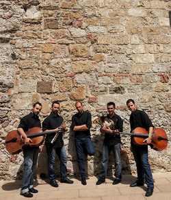 GIACOMO CUTICCHIO e il suo ensemble musicale. Fotografie di Giulio Azzarello &copy;2014.