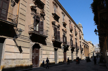 TRAPANI il centro storico il porto il mare la colombaia. Fotografie di Giulio Azzarello ©2014. TRAPANI il centro storico il porto il mare la colombaia. Fotografie di Giulio Azzarello ©2014.