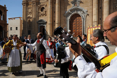 GRUPPO FOLK SICILIANO a Marsala. Fotografie di Giulio Azzarello &copy;2014.