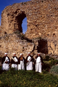 LA CERCA processione religiosa. Fotografie di Giulio Azzarello &copy;1996 2021.