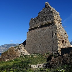 RUDERE DI PIETRA. Fotografie di Giulio Azzarello &copy;2022.
