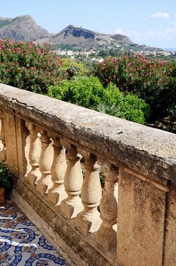 LE VILLE di Bagheria in Sicilia. Fotografie di Giulio Azzarello &copy;2014.