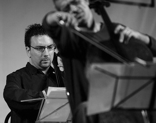 GIOVANNI SOLLIMA in concerto. Fotografie di Giulio Azzarello &copy;2014.