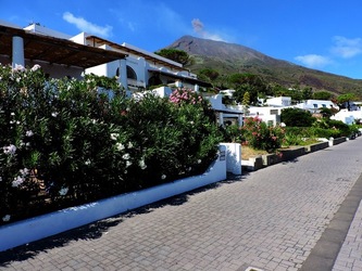 ISOLA di STROMBOLI fotografie di Giulio Azzarello &copy;2020.