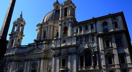 PIAZZA NAVONA Roma. Fotografie di Giulio Azzarello ©2020. PIAZZA NAVONA Roma. Fotografie di Giulio Azzarello ©2020.