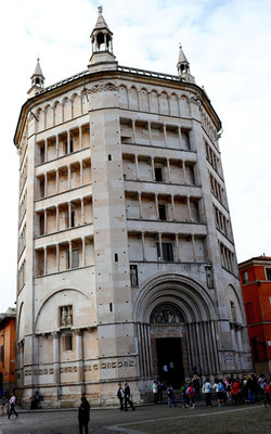 PARMA centro storico. Fotografie di Giulio Azzarello &copy;2016.