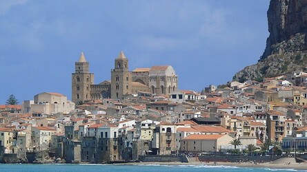 CEFALU e il suo Duomo in Sicilia. Fotografie di Giulio Azzarello &copy;2014.