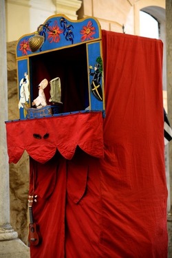 BRUNO LEONE Pulcinella. Fotografie di Giulio Azzarello ©2020. BRUNO LEONE Pulcinella. Fotografie di Giulio Azzarello ©2020.