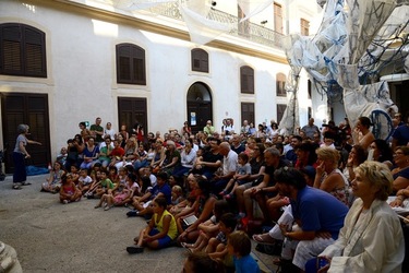 BRUNO LEONE Pulcinella. Fotografie di Giulio Azzarello ©2020. BRUNO LEONE Pulcinella. Fotografie di Giulio Azzarello ©2020.