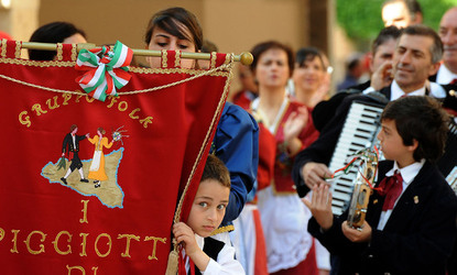 GRUPPO FOLK SICILIANO a Marsala. Fotografie di Giulio Azzarello &copy;2014.