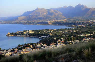 SOLUNTO in Sicilia. Fotografie di Giulio Azzarello ©2016. SOLUNTO in Sicilia. Fotografie di Giulio Azzarello ©2016.