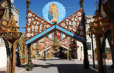 GLI ARCHI DI PASQUA a San Biagio Platani in Sicilia. Fotografie di Giulio Azzarello &copy;2014.