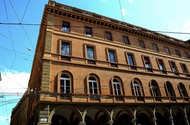 BOLOGNA centro storico. Fotografie di Giulio Azzarello &copy;2018.
