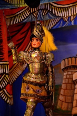 OPERA dei PUPI di Mimmo e Giacomo Cuticchio. Fotografia di Giulio Azzarello ©2020. OPERA dei PUPI di Mimmo e Giacomo Cuticchio. Fotografia di Giulio Azzarello ©2020.