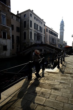 VENEZIA fotografie di Giulio Azzarello ©2022.